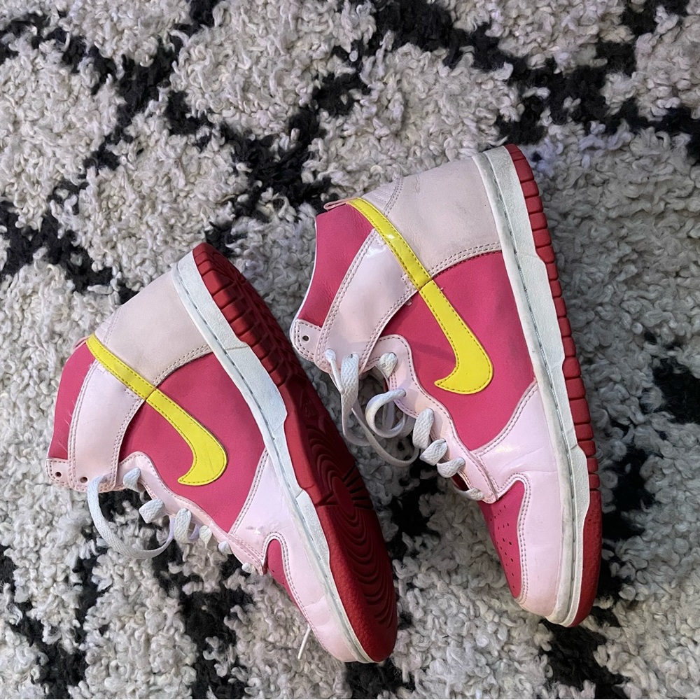 Nike Dunk High GS “Pink Lemonade/Flamingo” 2007
